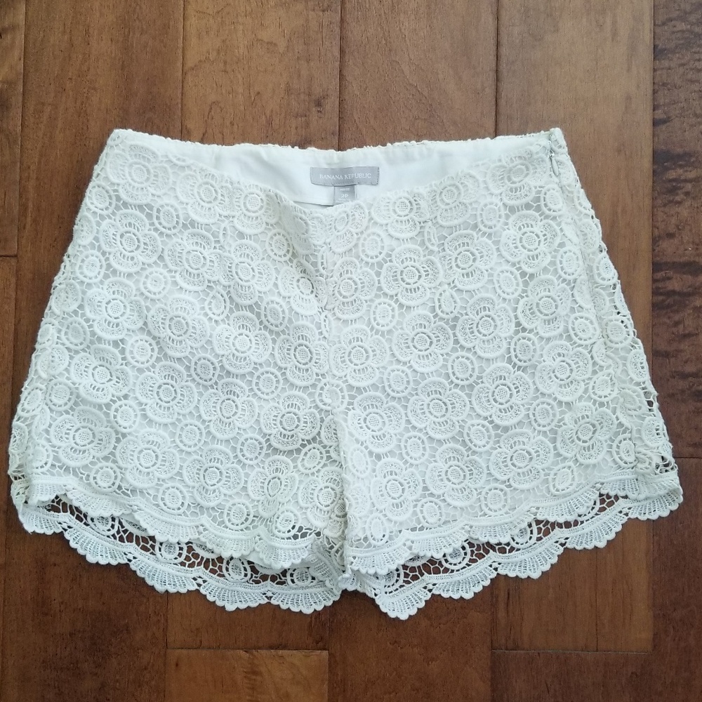 Banana Republic lace short